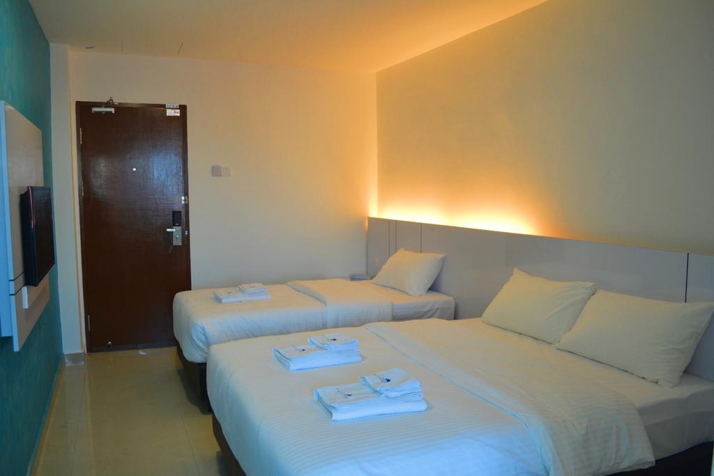 Yew Boutique Hotel Teluk Intan Exterior foto