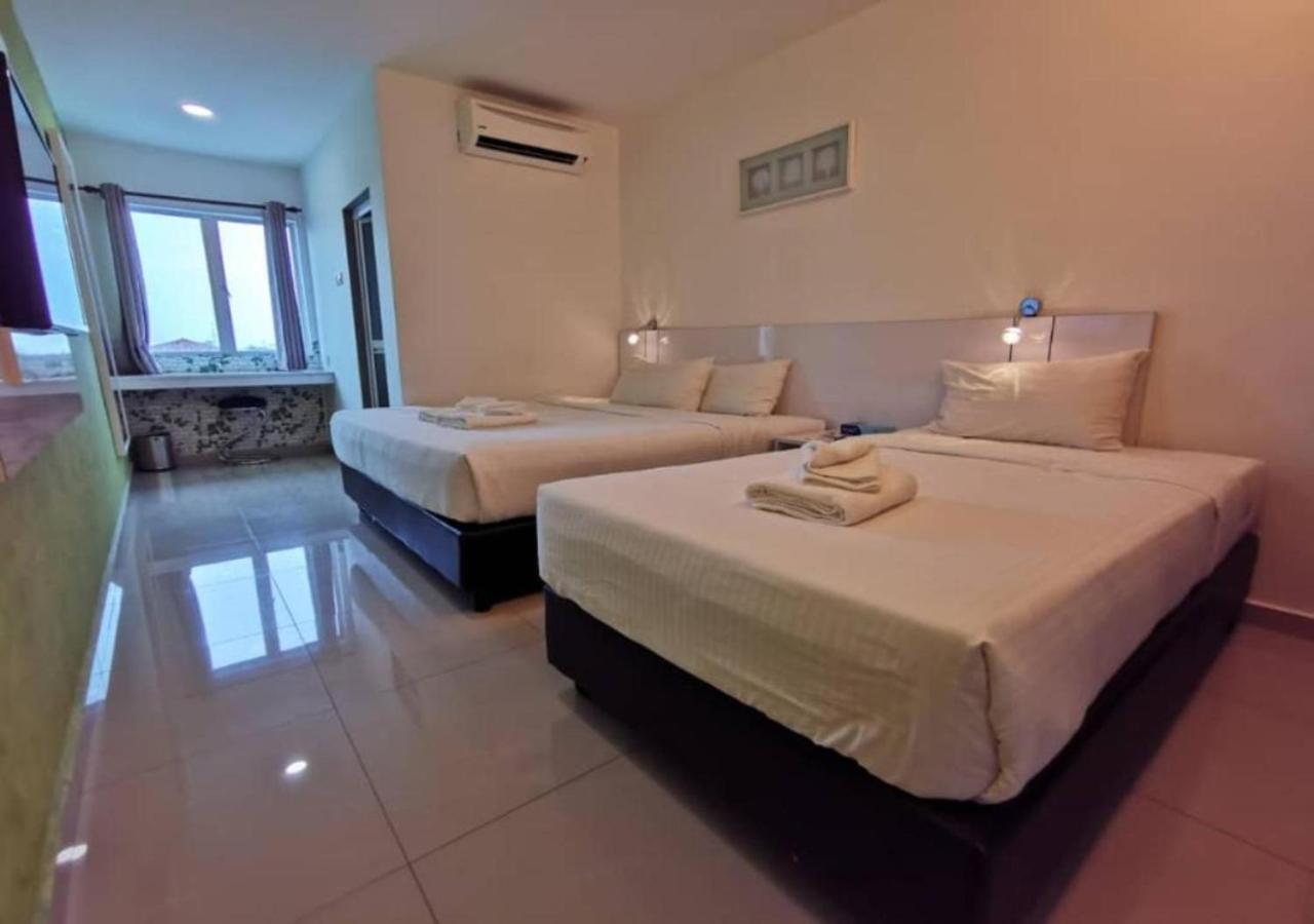 Yew Boutique Hotel Teluk Intan Exterior foto